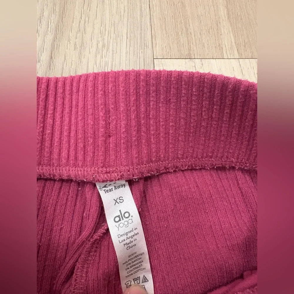 Alo Yoga Muse Sweatpant *Read* - Picture 5 of 13